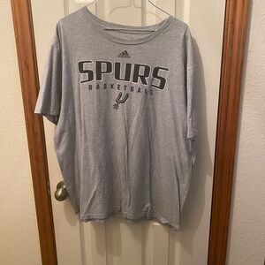 Men’s xl Spurs tee shirt